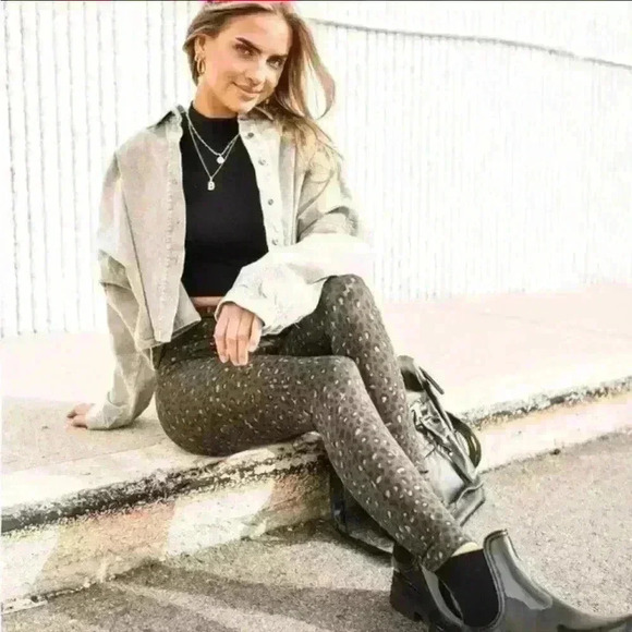 Spanx Look At Me Know Seamless Leopard Print High Rise Leggings Size XL Olive - Picture 2 of 5